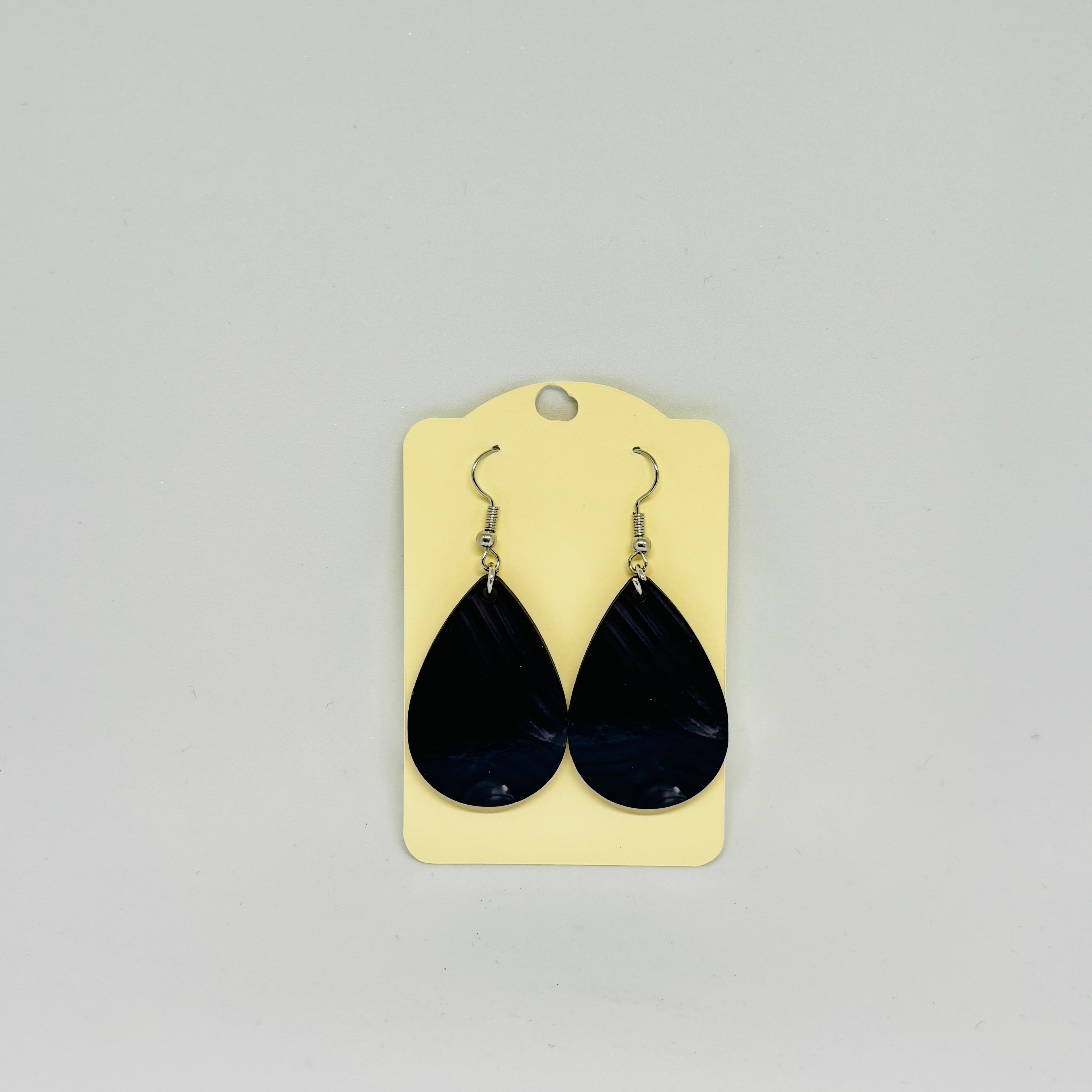 Boucles d’oreilles gouttes noires