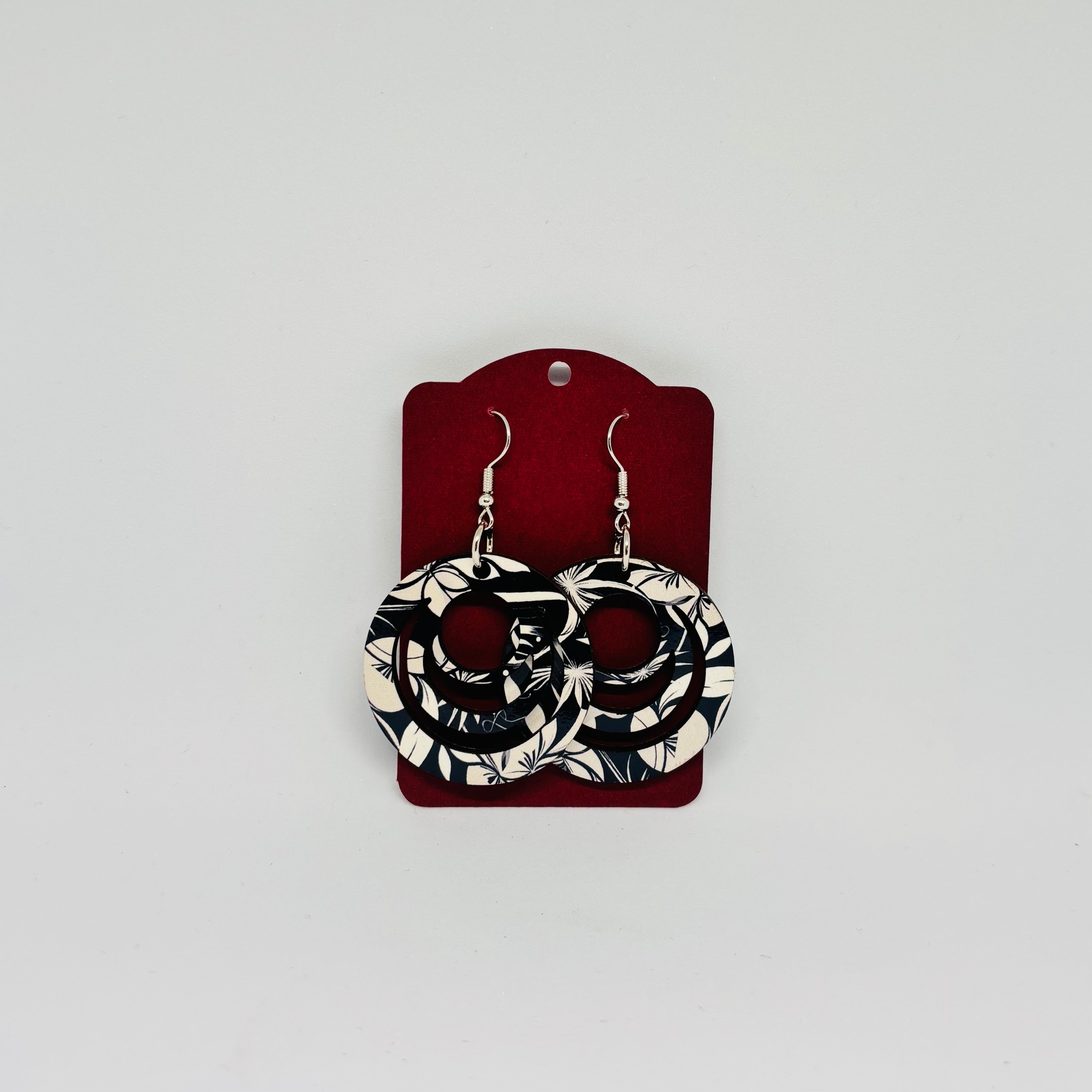 Boucles d’oreilles créoles Élégance Graphique